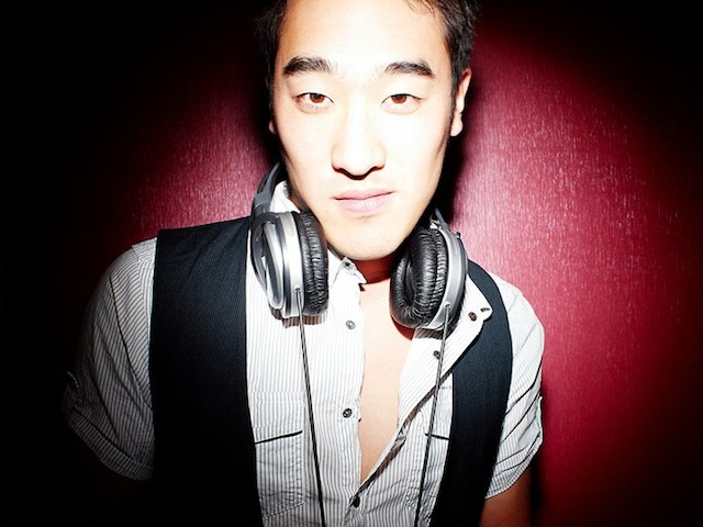 Top Of The Pops 2012 Condensed To 8 Minutes Of Pure Cheese