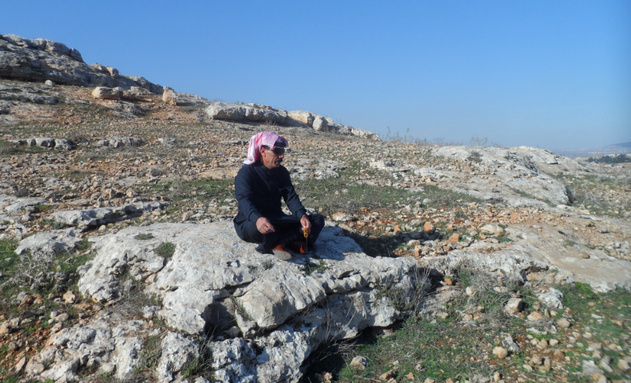 Omar Souleyman’s Endless Charm: Berating the Heart and Cursing Fate