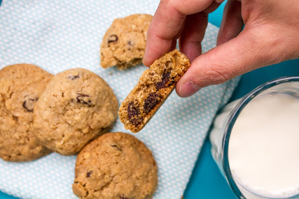 Crispy Oatmeal Raisin Cookies