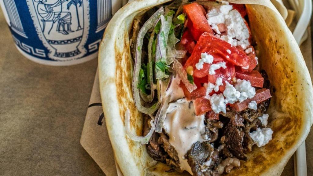 Wiemy już, dlaczego po alkoholu „musisz” zjeść kebaba