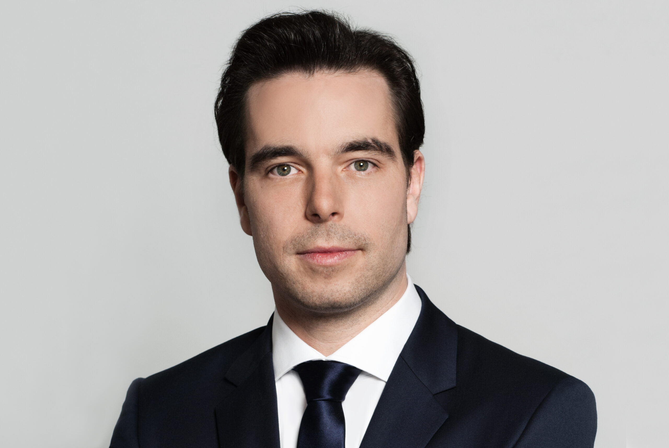 Der Anwalt Christoph Hildebrandt erklärt was passiert, wenn man trotz Krankschreibung feiern geht