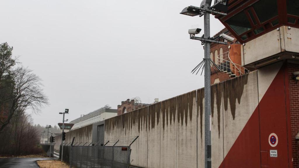 Lo psicologo di un carcere spiega come si relaziona agli assassini