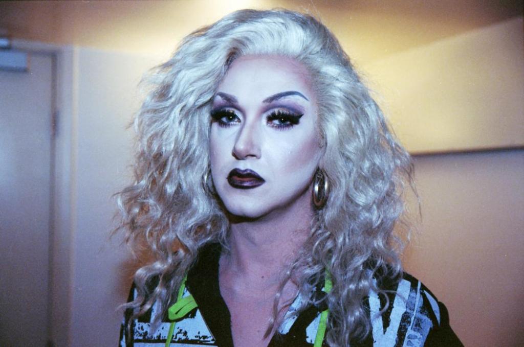 portret artiest dragball