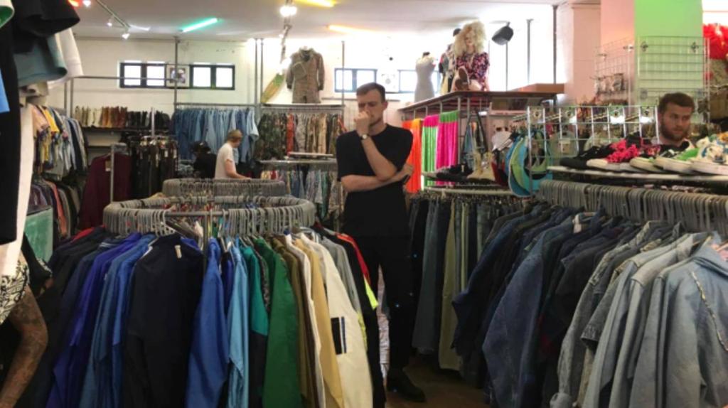 Waarom ruiken alle vintagewinkels hetzelfde?