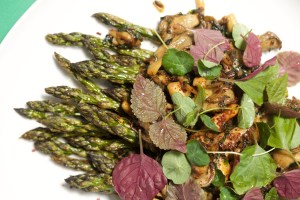 Roasted Asparagus with Mushrooms and Ramps Recipe