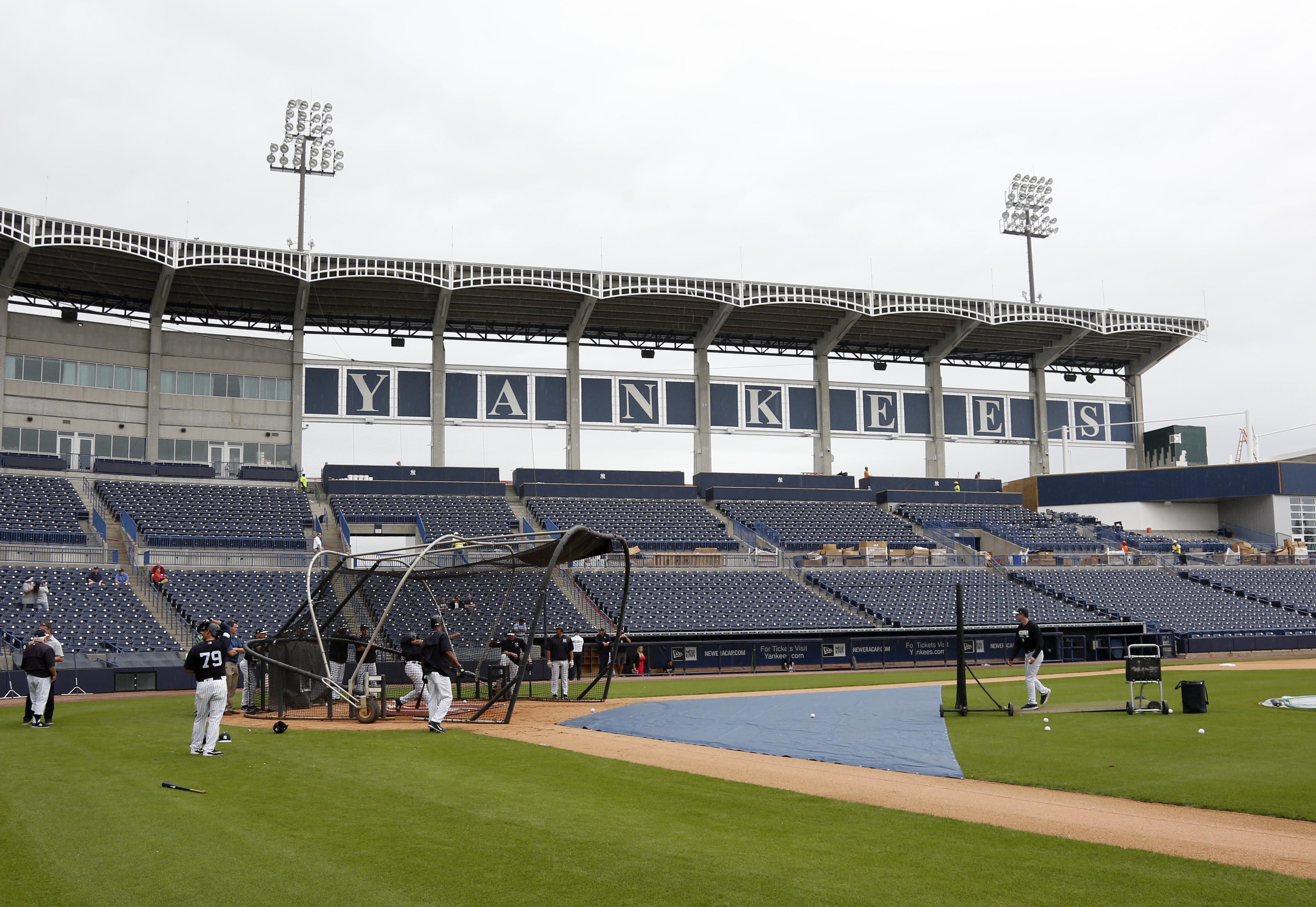 Yankees batting practice spring training