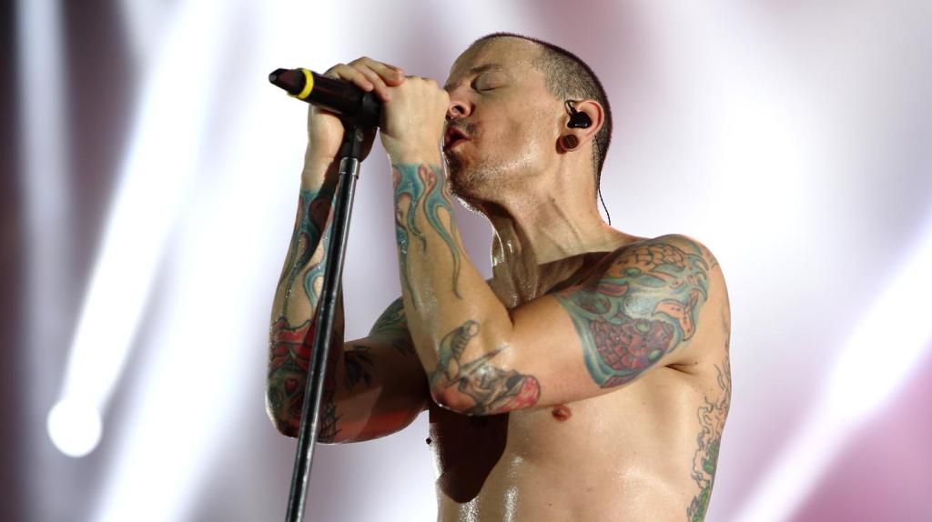 Vokalis Linkin Park Chester Bennington Meninggal Bunuh Diri di Usia 41