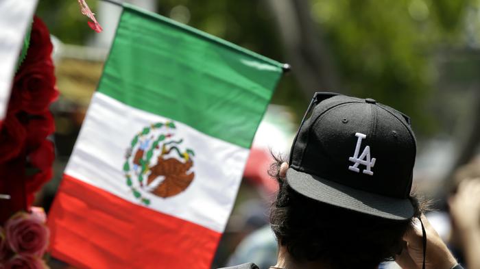 En Los Ángeles quieren ‘exhibir’ a las empresas que construyen el muro fronterizo