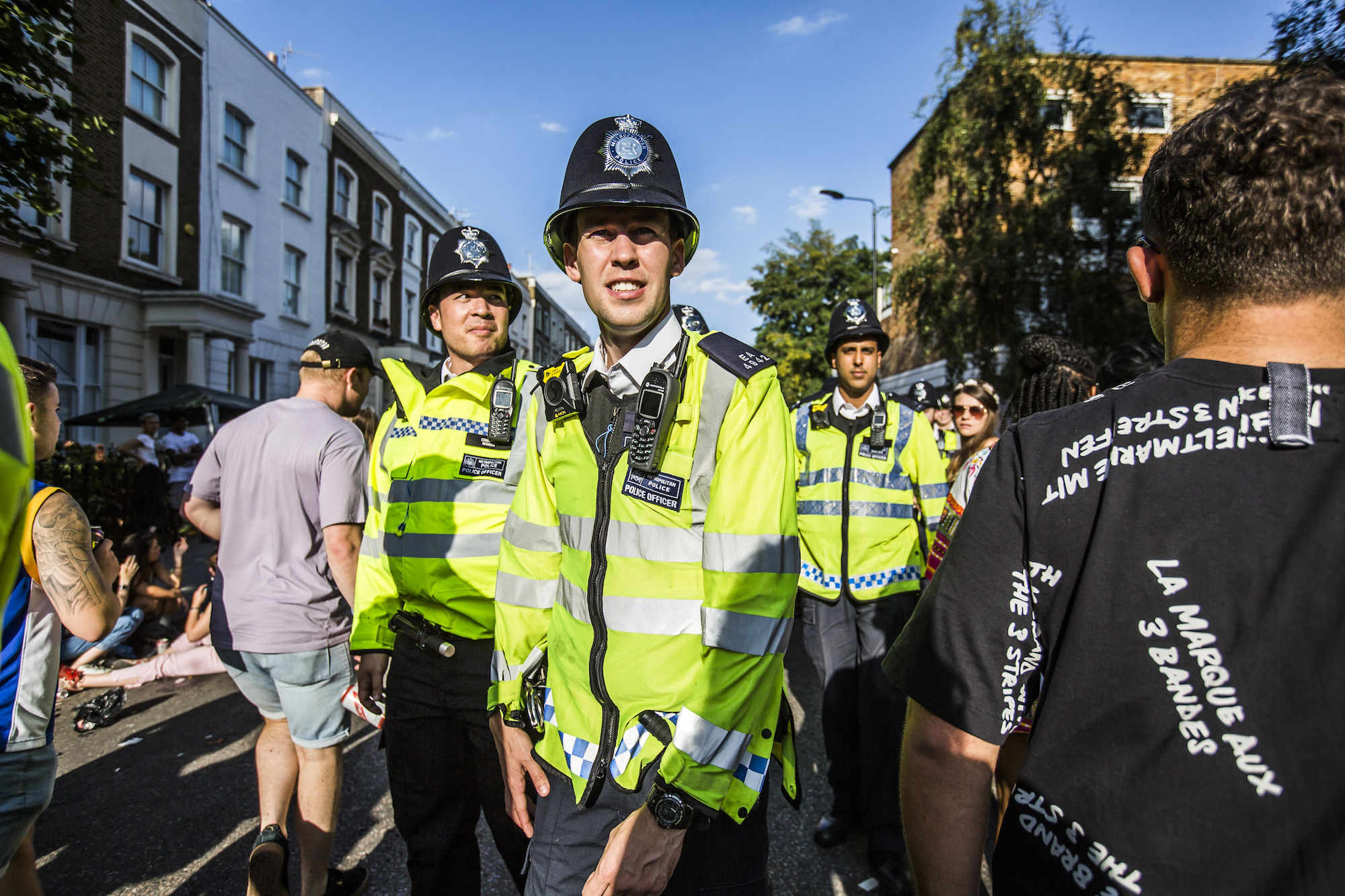 notting hill carnival 2017 people dancing