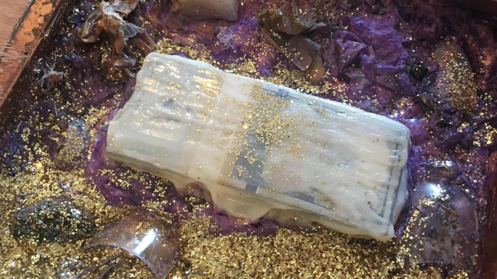 Ik geloof dat ik zojuist $10.000 heb gevonden in een schilderij dat ik voor $88 heb gekocht