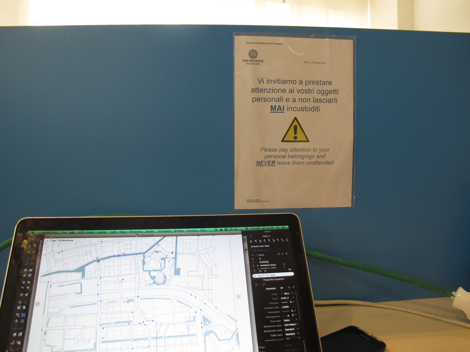 poli milano biblioteca tavoli