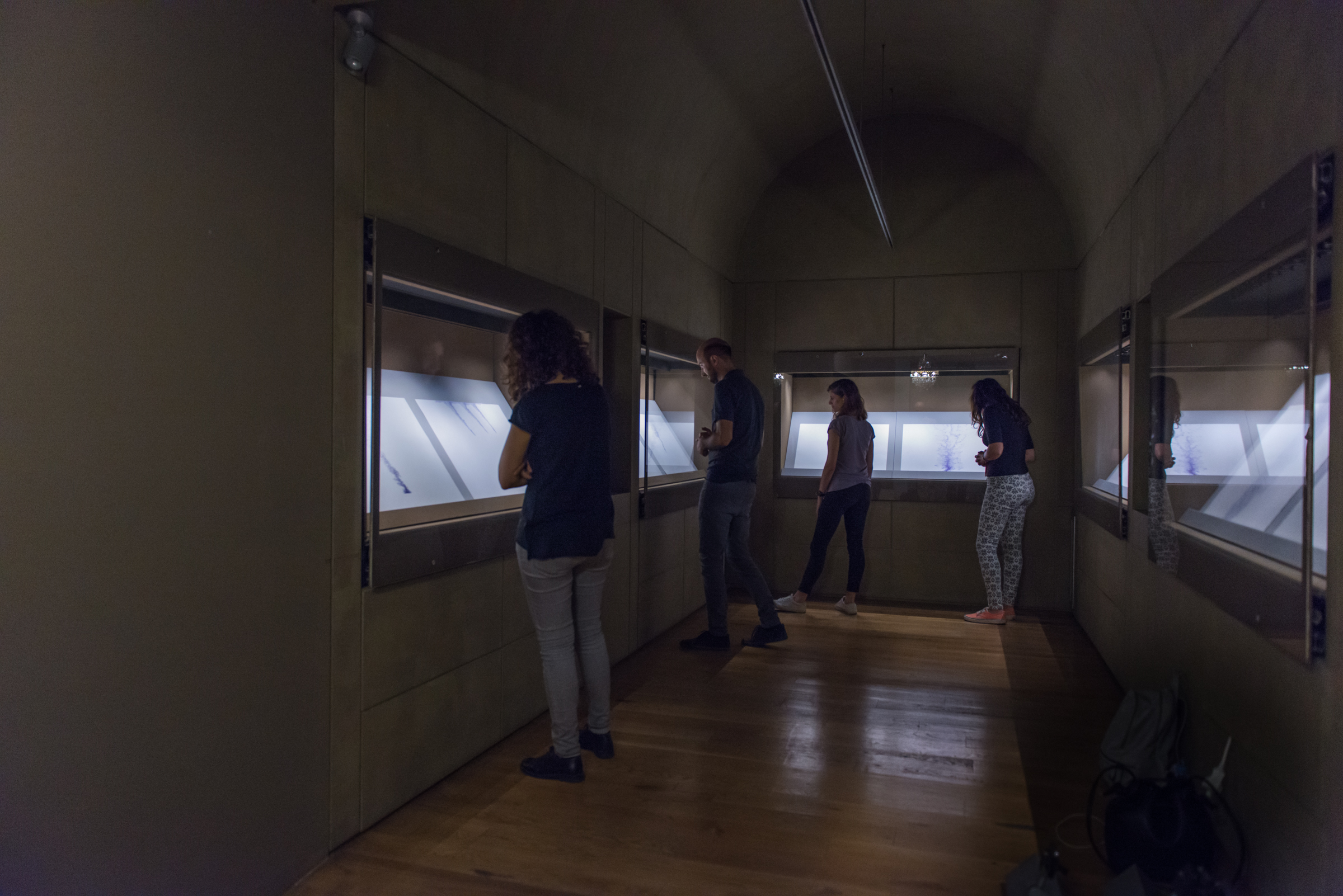 Ξενής Σαχίνης, Καπνός, 2017. Μελάνι σε χαρτί. Παραχώρηση του καλλιτέχνη και της Vlassis Art Gallery – ArtNoise, Θεσσαλονίκη.