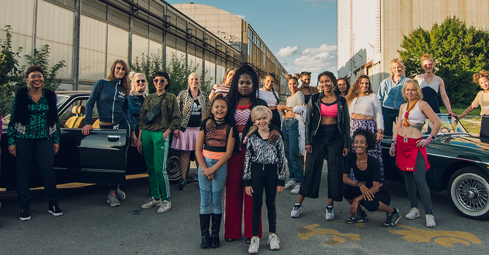 Tag en pause fra pølsefesten med den nye “Lilies”-video fra Stadens egen Melissa Inya