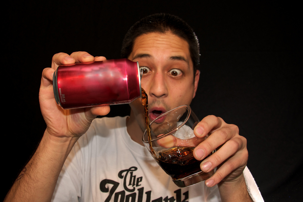 We spraken frisdrankverslaafden over nieuwe tanden, cola-diëten en afkicken