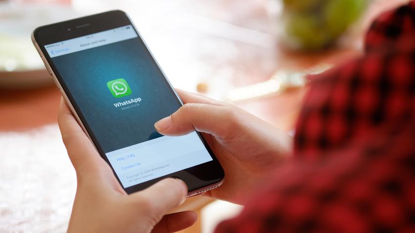 Lebih dari Sejuta Orang Mengunduh Aplikasi WhatsApp Abal-abal