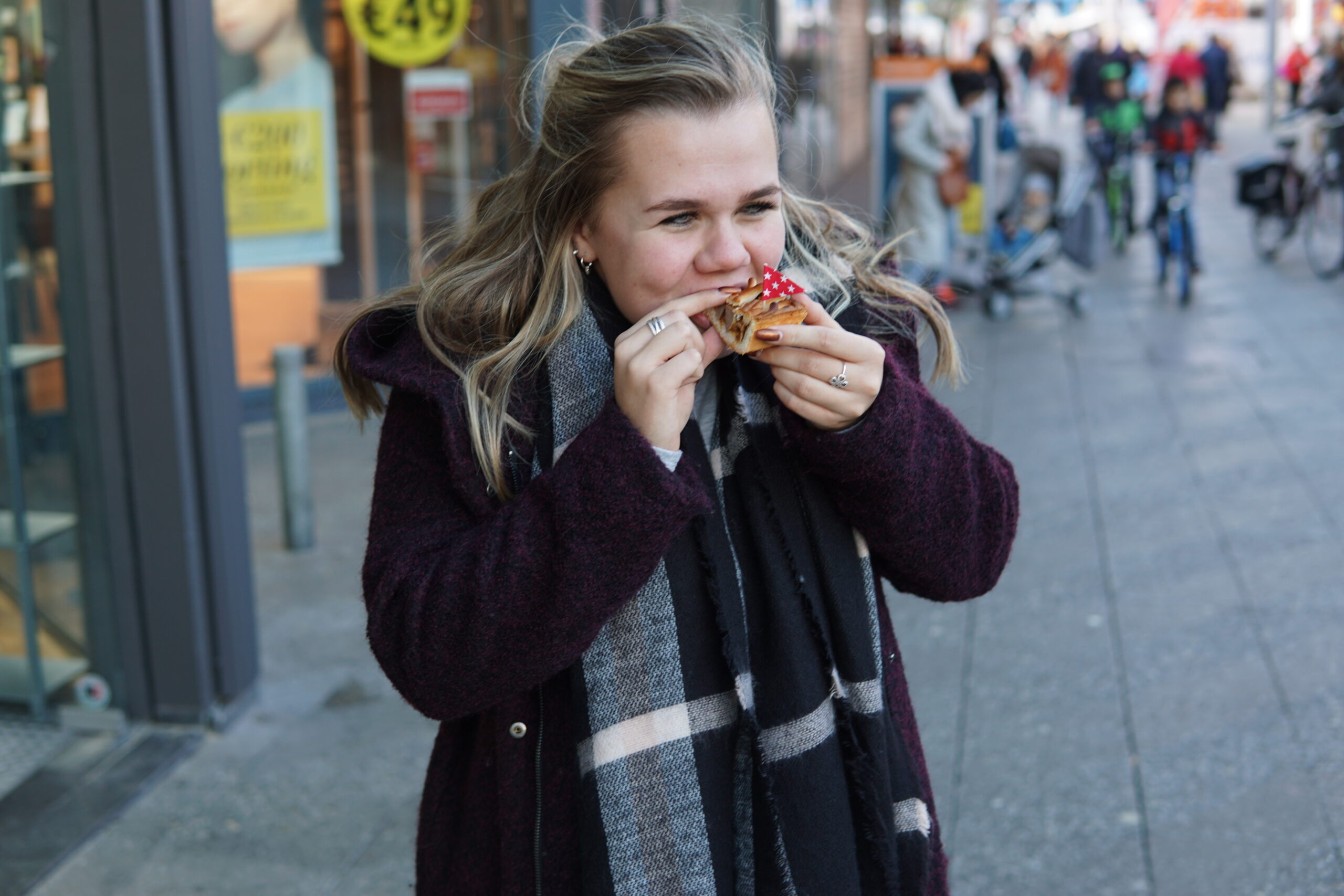 1510334046874-Anne-claire