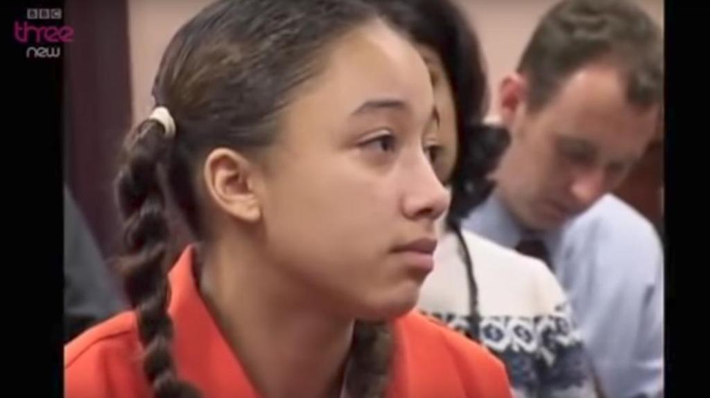 Víctima de trata es sentenciada a cadena perpetua por matar al hombre que la compró