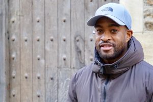 Portretfoto van Dwight Tiendalli