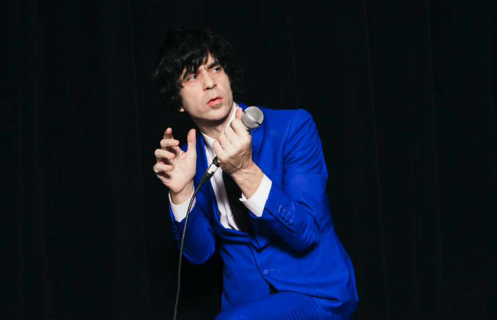 Pour Ian Svenonius, ça fait 20 ans que le rock et le monde foncent dans le mur, main dans la main