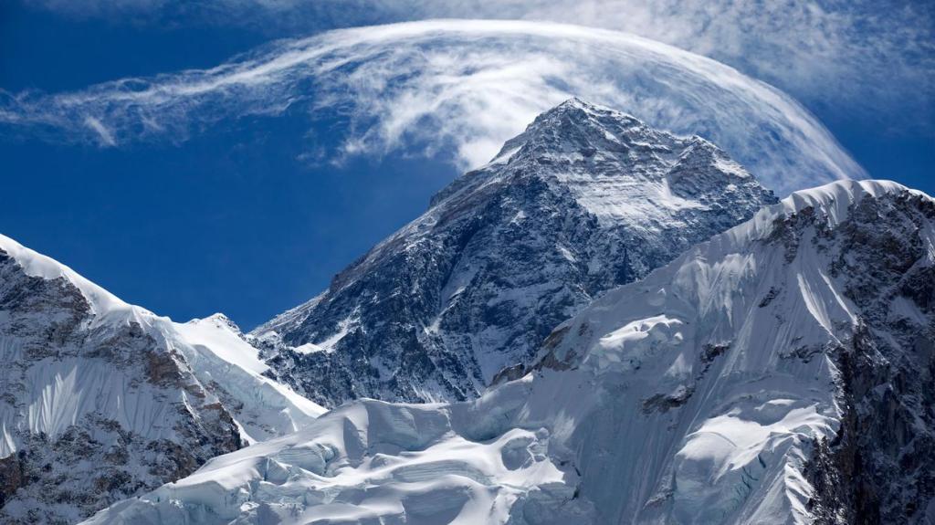 Mount Everest má problém s množstvím exkrementů. Možná by to ale šlo vyřešit