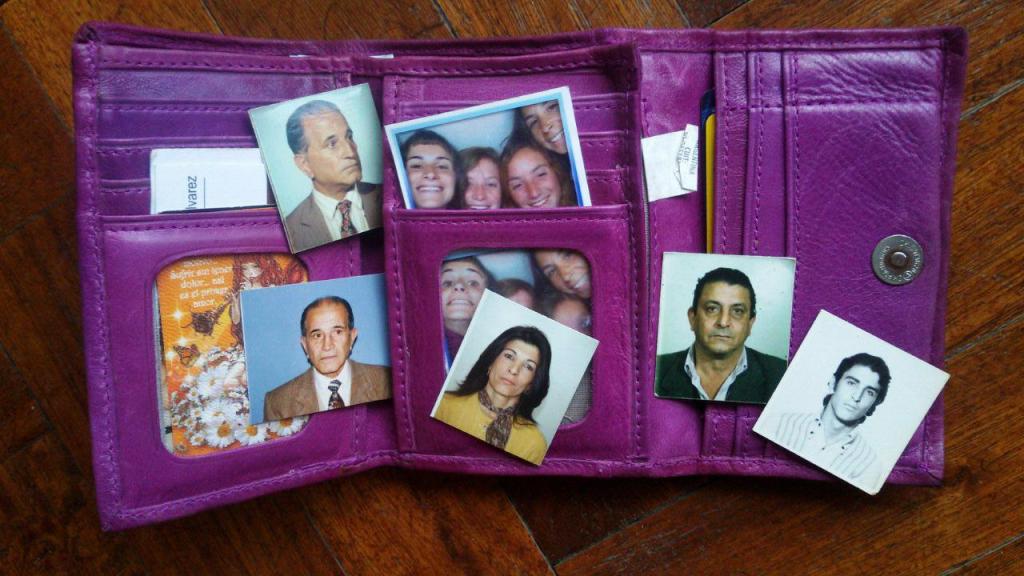 Fotos y cosas que la gente guarda en sus billeteras