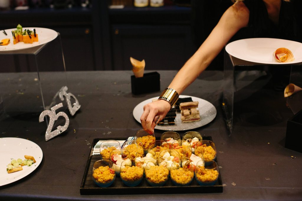 pique-assiette petits fours paris incruste