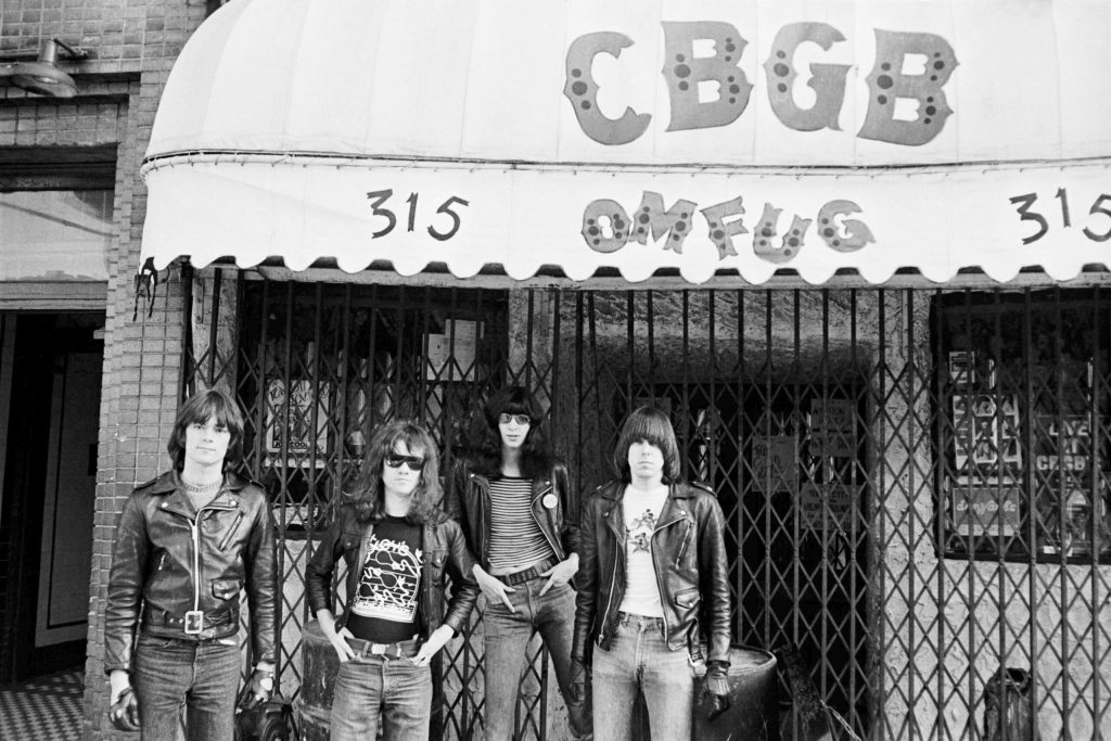 Fotos íntimas dos Ramones durante os primórdios do punk