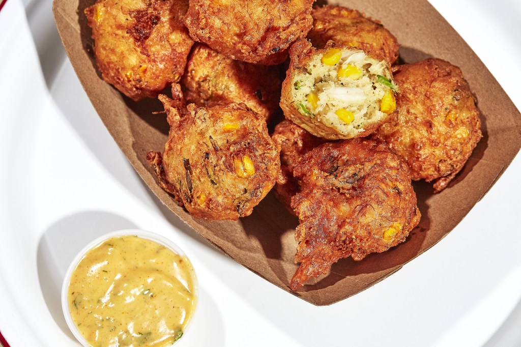 Frittelle di granchio e mais