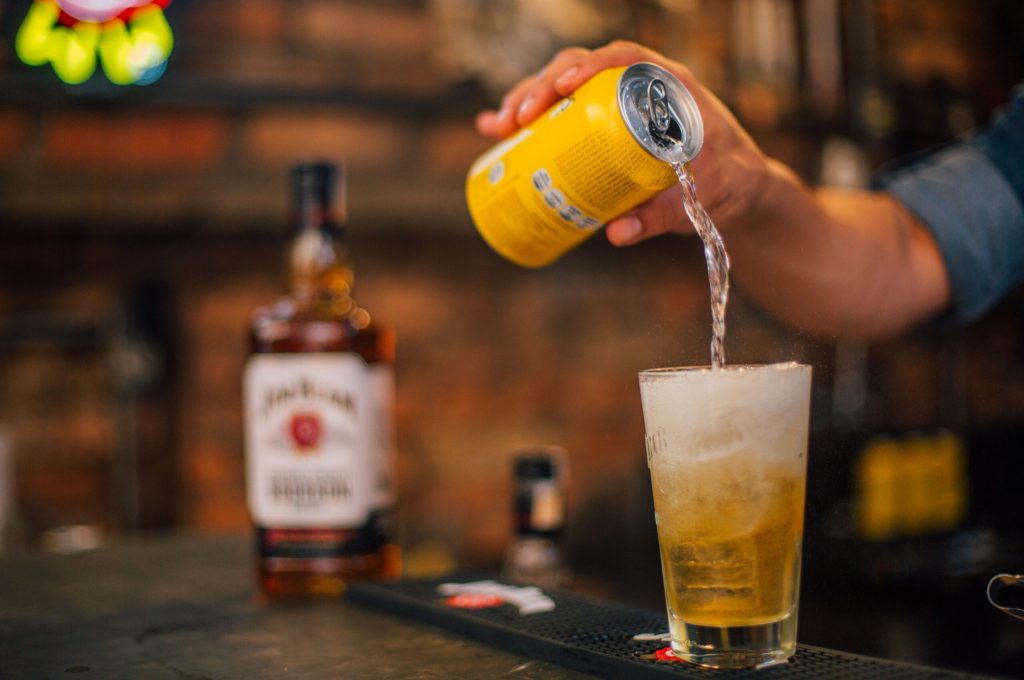 O highball é o coringa dos drinks