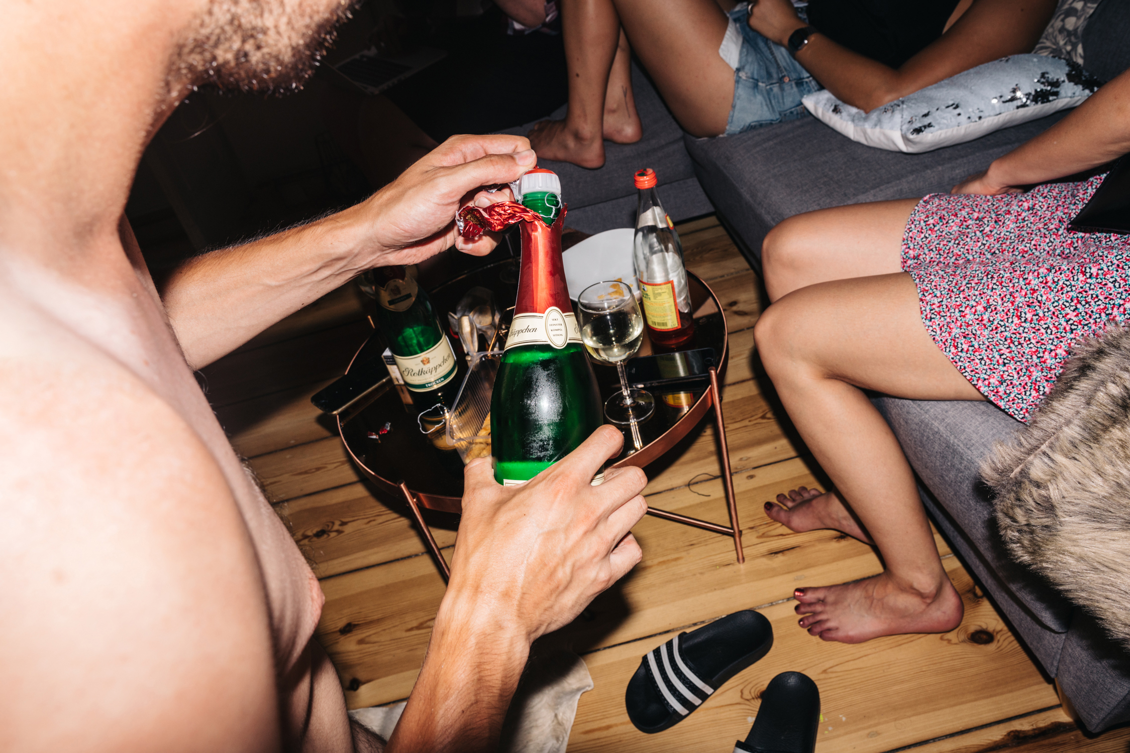 1589547492367-1533638577488-31-07-2018-VICE-RebeccaRuetten_Der_Nacktputzer-12