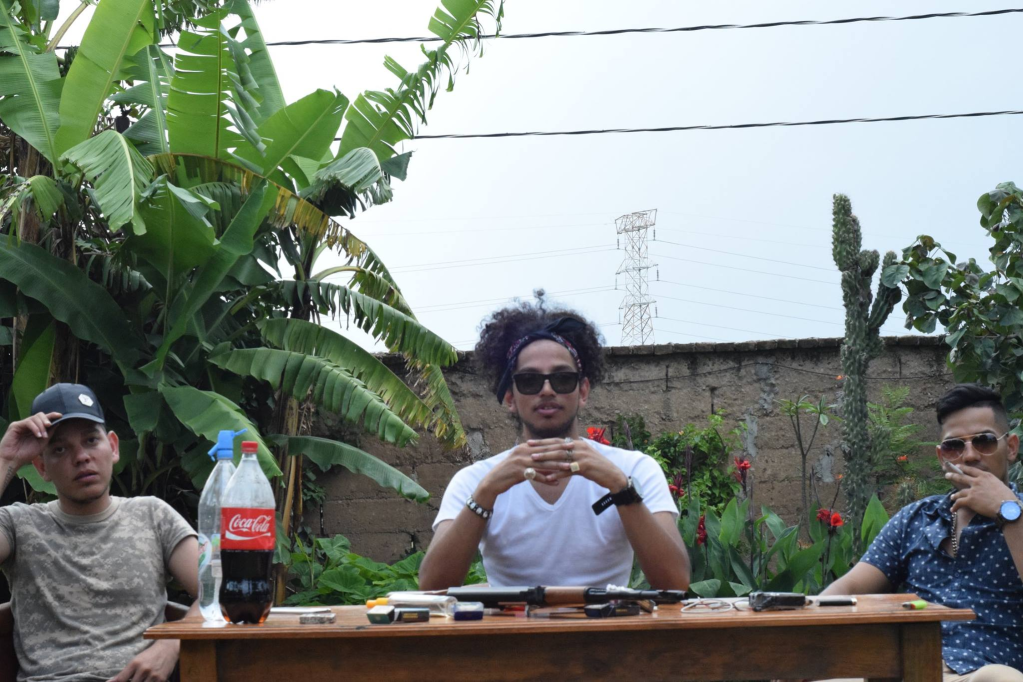 Código KM con la dosis de narco rap y freshness correcta