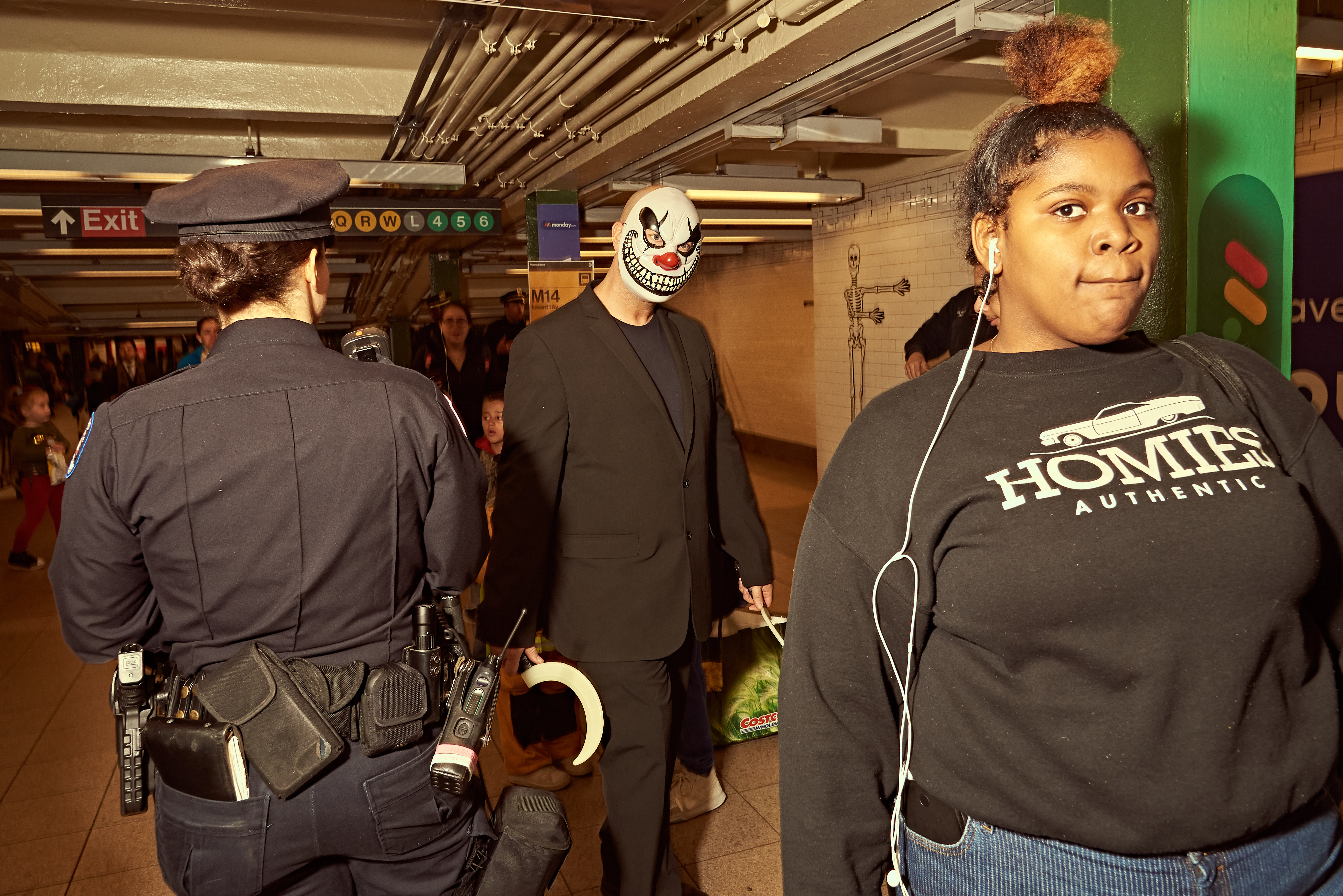 1540221100287-1540217853598-Llorente_Haunted_House_04