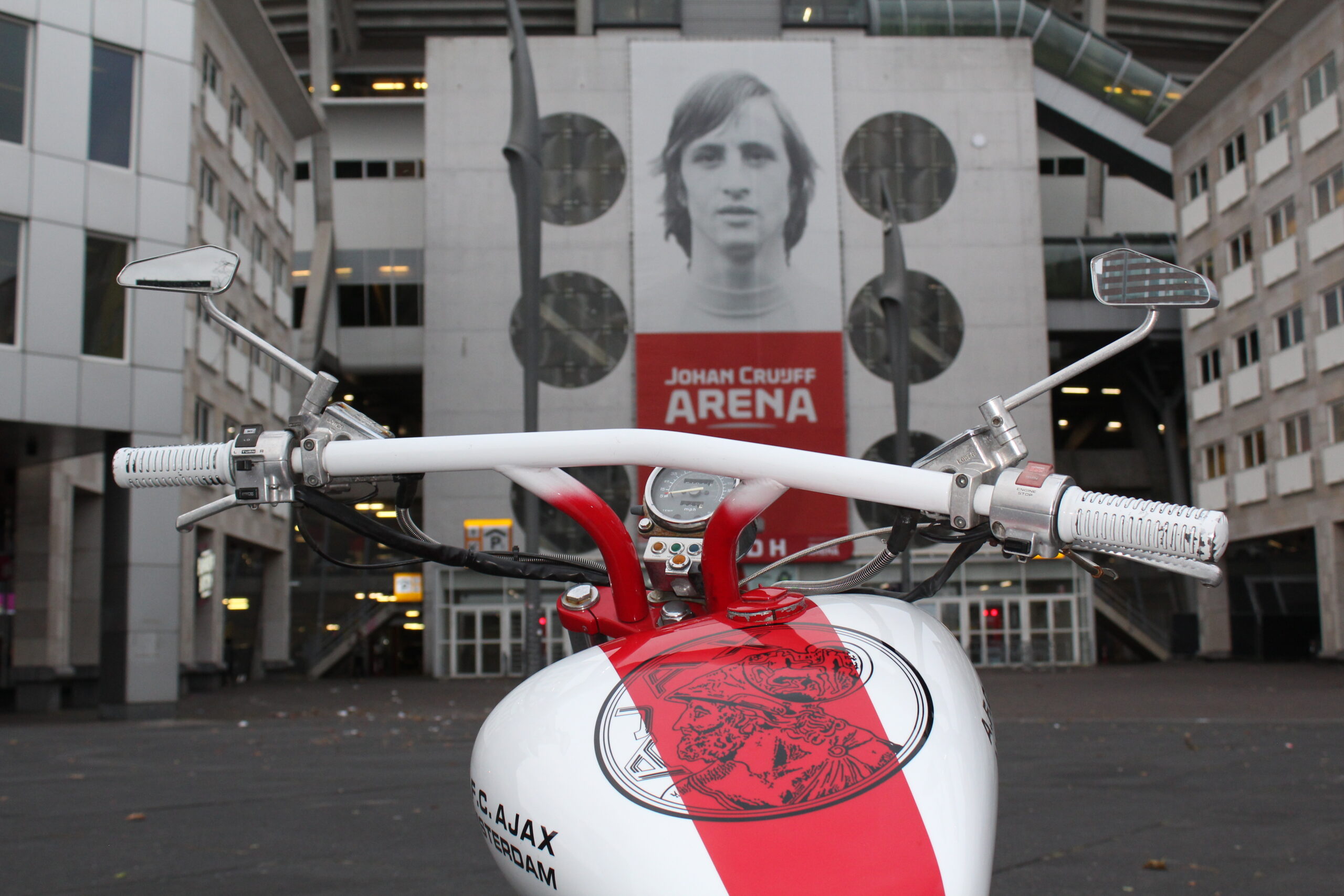 De motor met Johan Cruijff.
