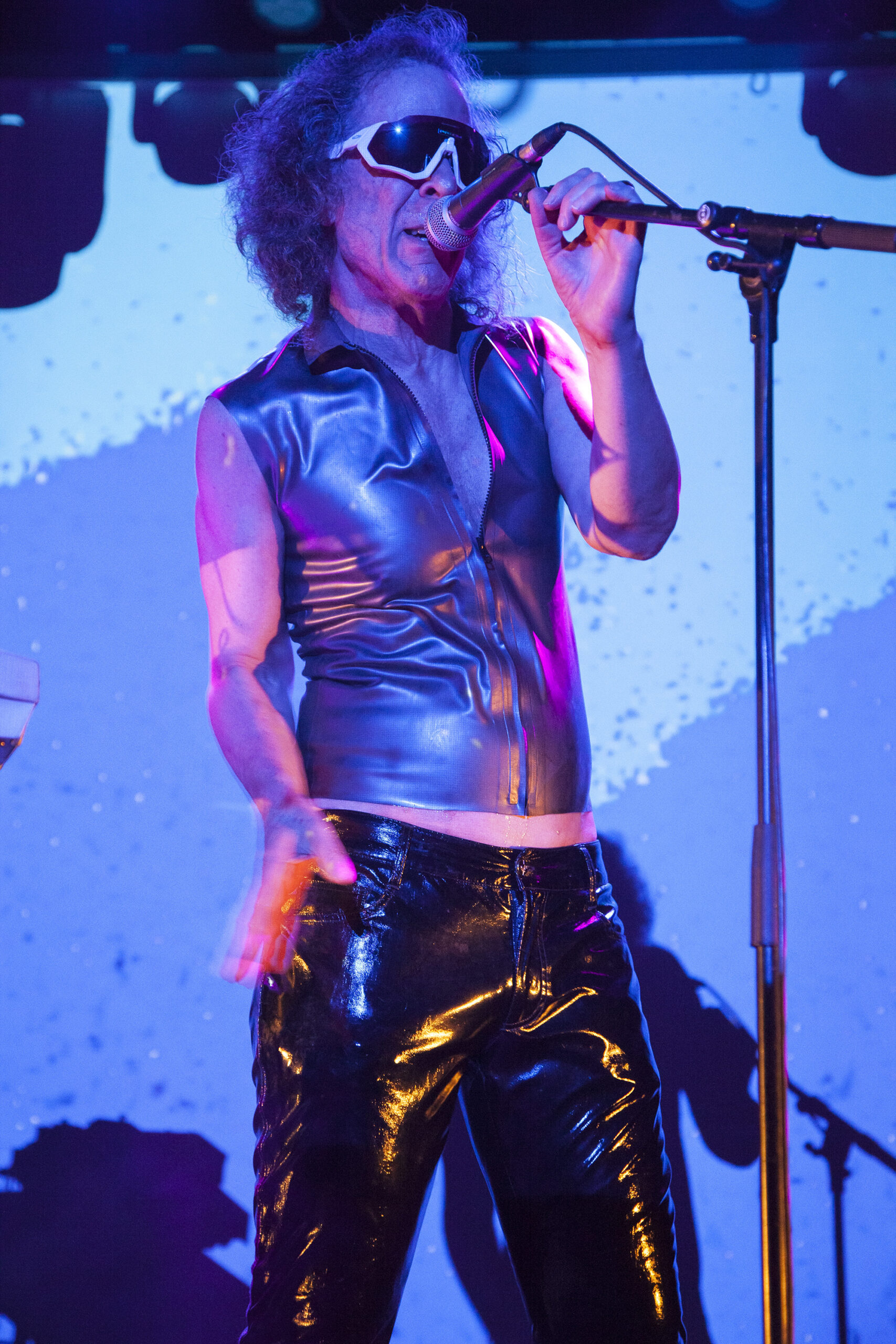 1540552464380-Martin-Rev-_-Live-_-Copyright-Nathalie-Rebholz-VJ-Divine-Enfant-2