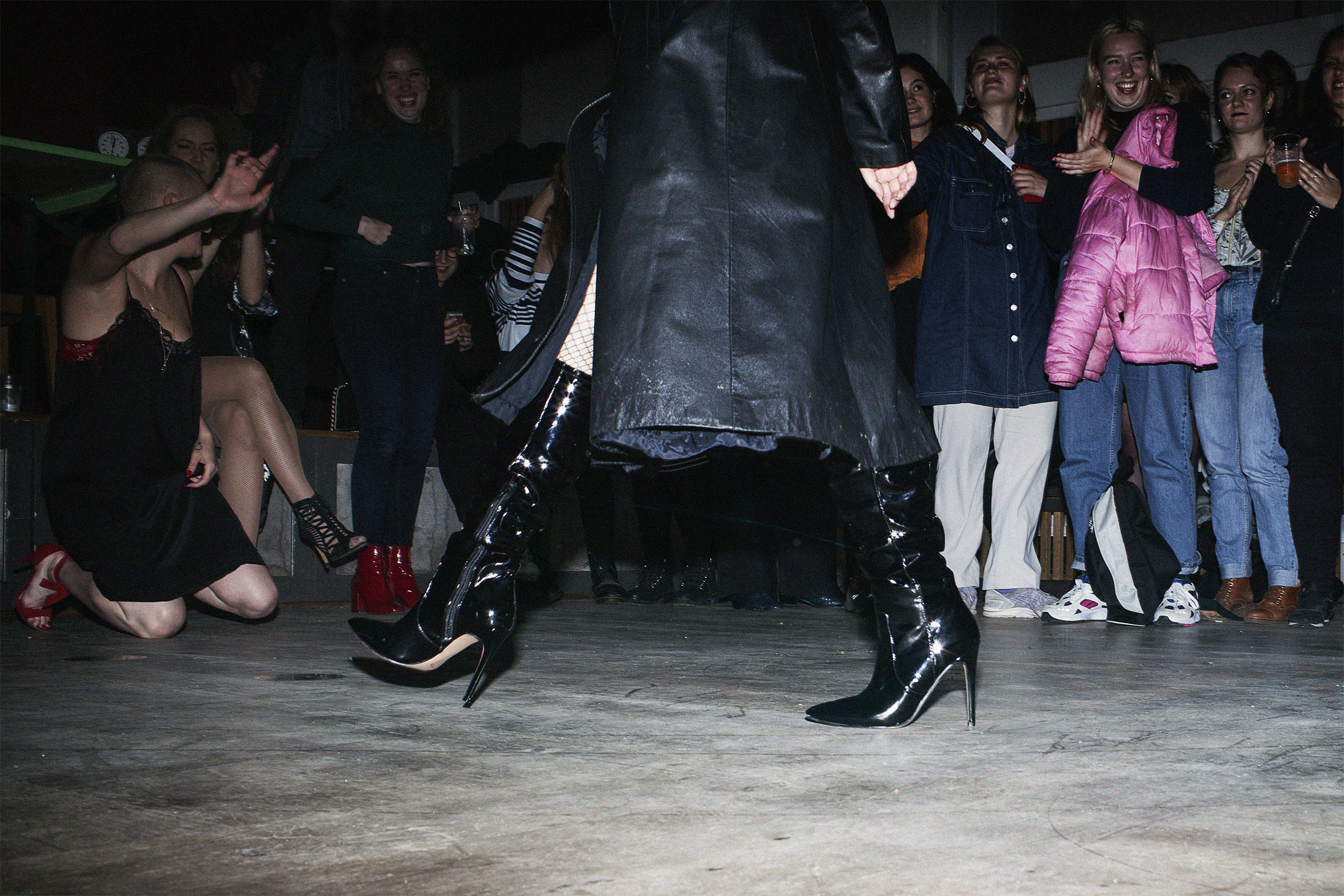 Voguing til ball i Absalonskirken af Amanda Hjernø