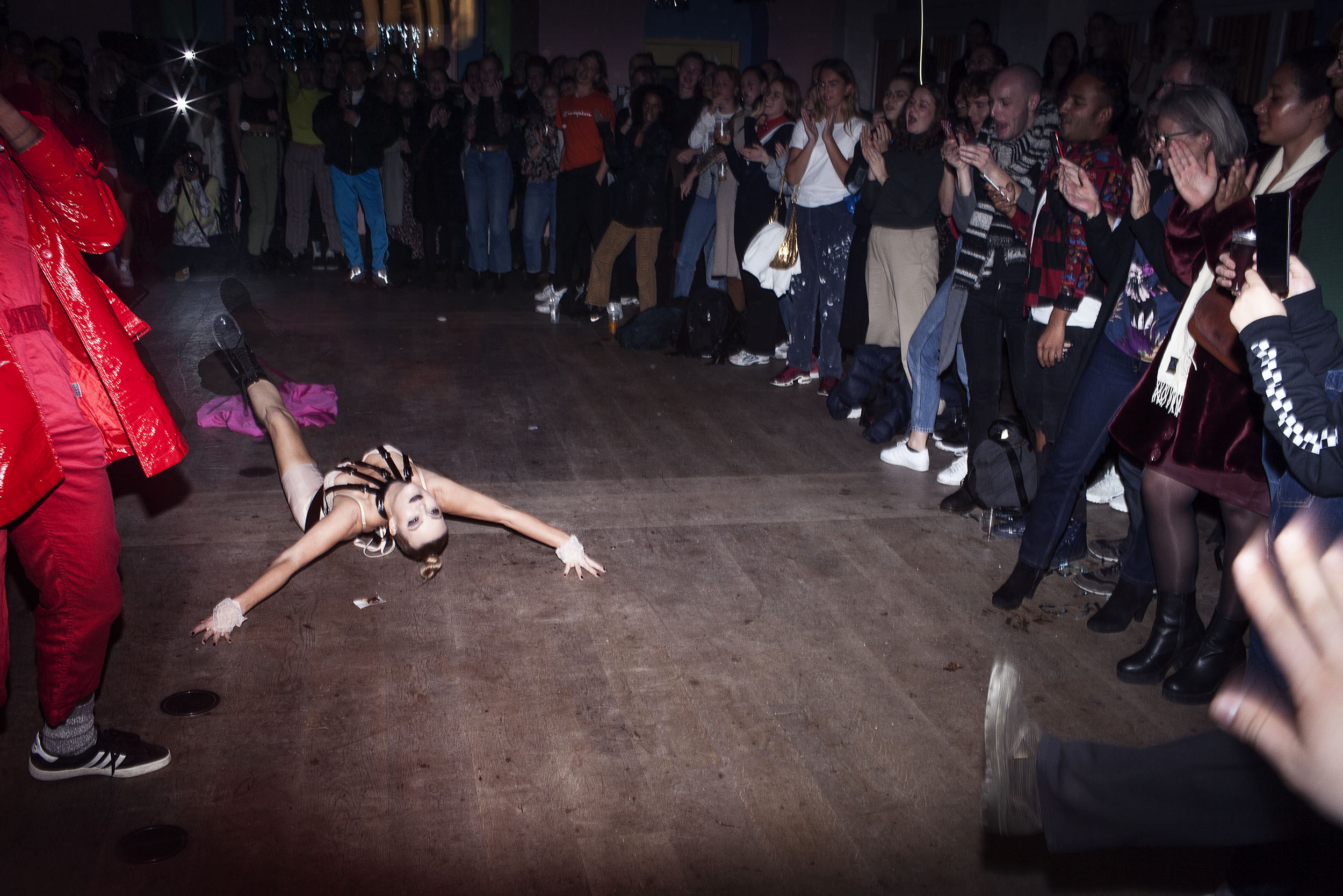 Voguing til ball i Absalonskirken af Amanda Hjernø