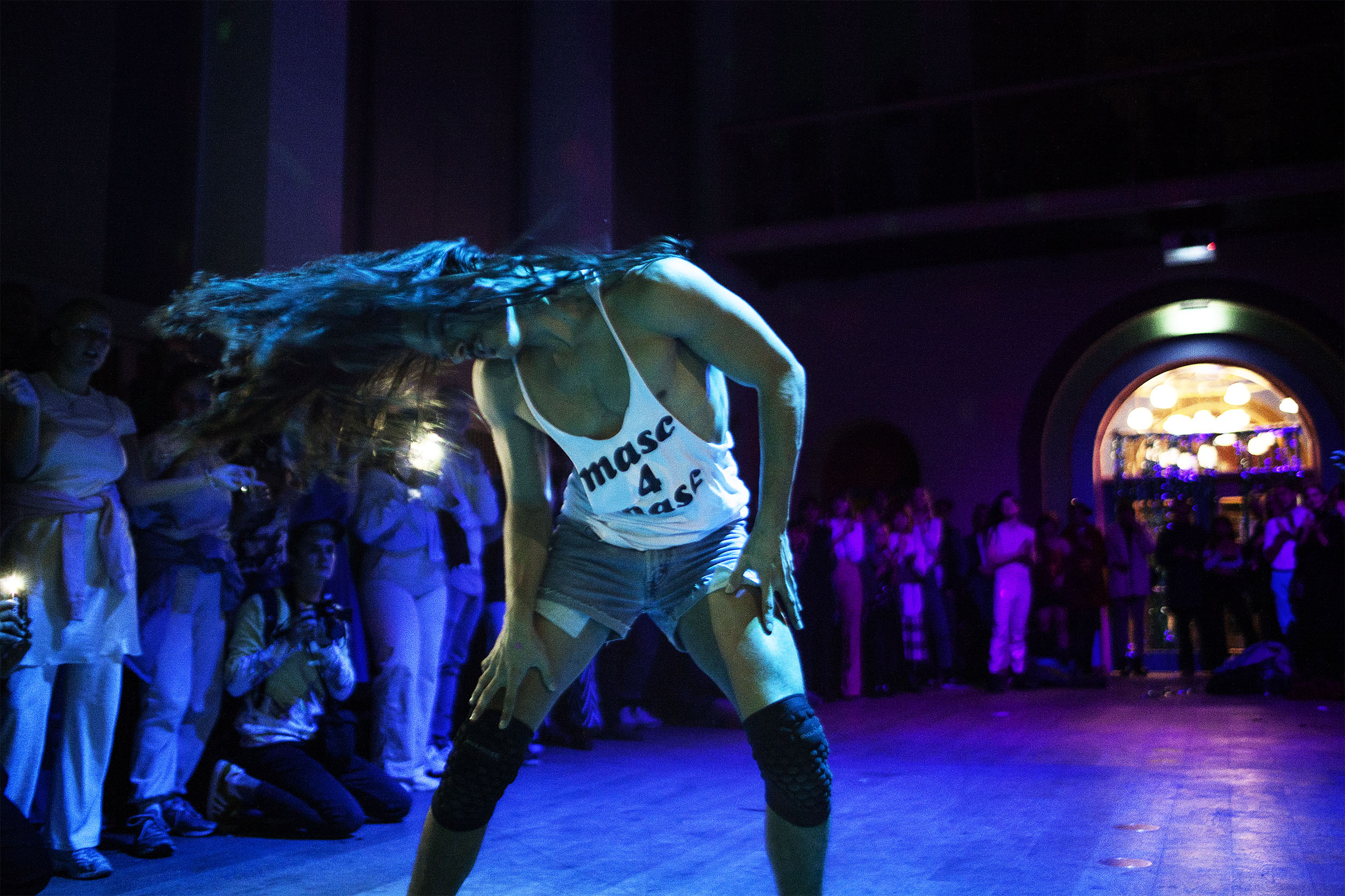 Voguing til ball i Absalonskirken af Amanda Hjernø