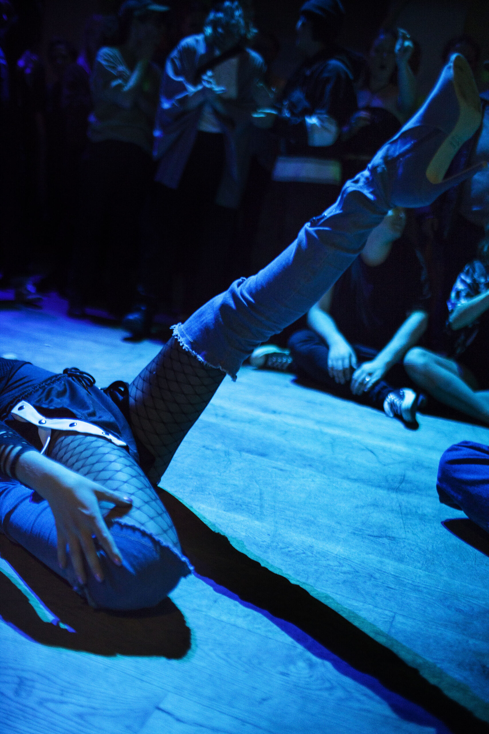 Voguing til ball i Absalonskirken af Amanda Hjernø