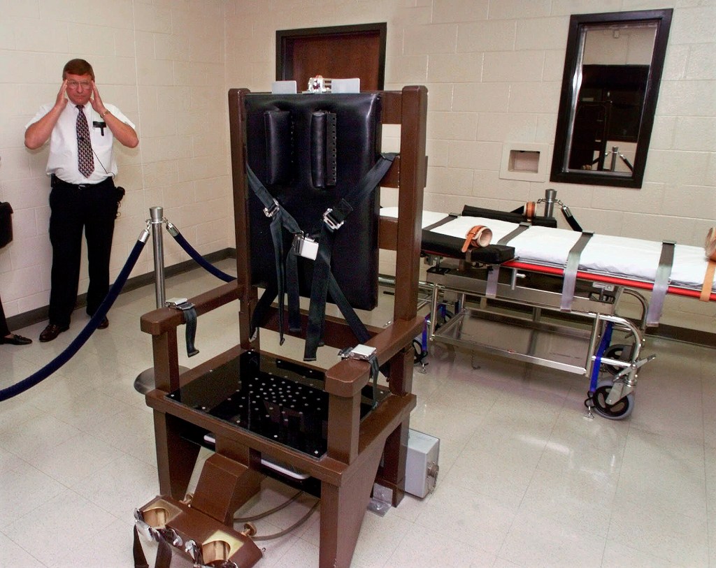 Guy who made Tennessee's electric chair is worried it will malfunction in tonight's execution