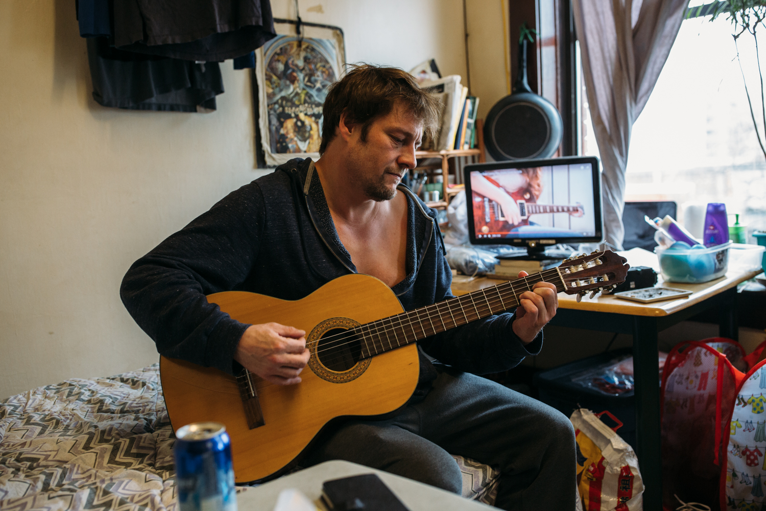 1543245595530-1543016666318-V-9294