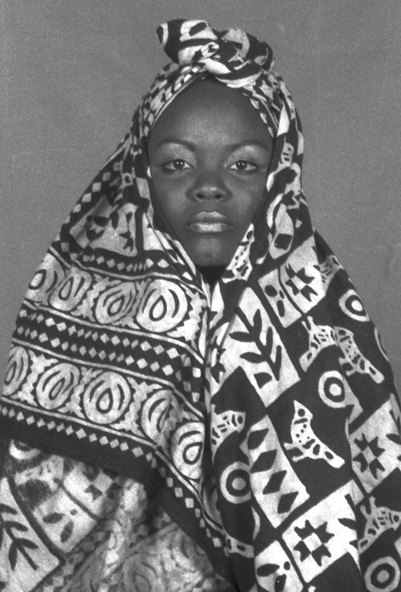 1543506304231-33-Foto-produzida-em-desfile-em-homenagem-ao-mes-da-Consciencia-Negra-no-Colegio-Odorico-Tavares-Foto-Lazaro-Roberto-Ano-2000