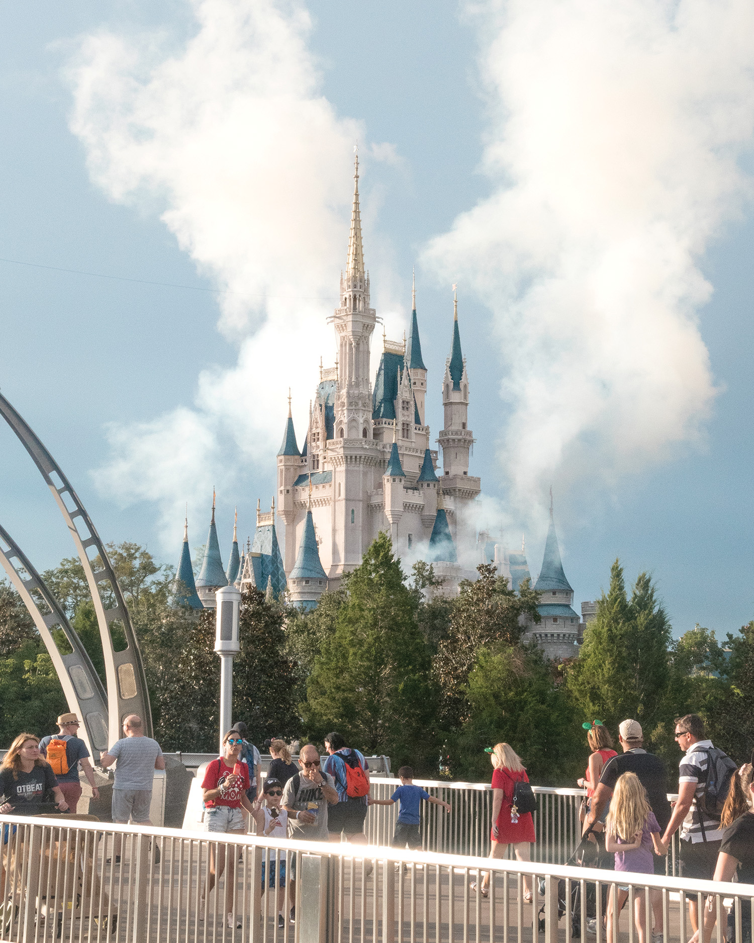 1543077604954-CM_DIS_final_05_300