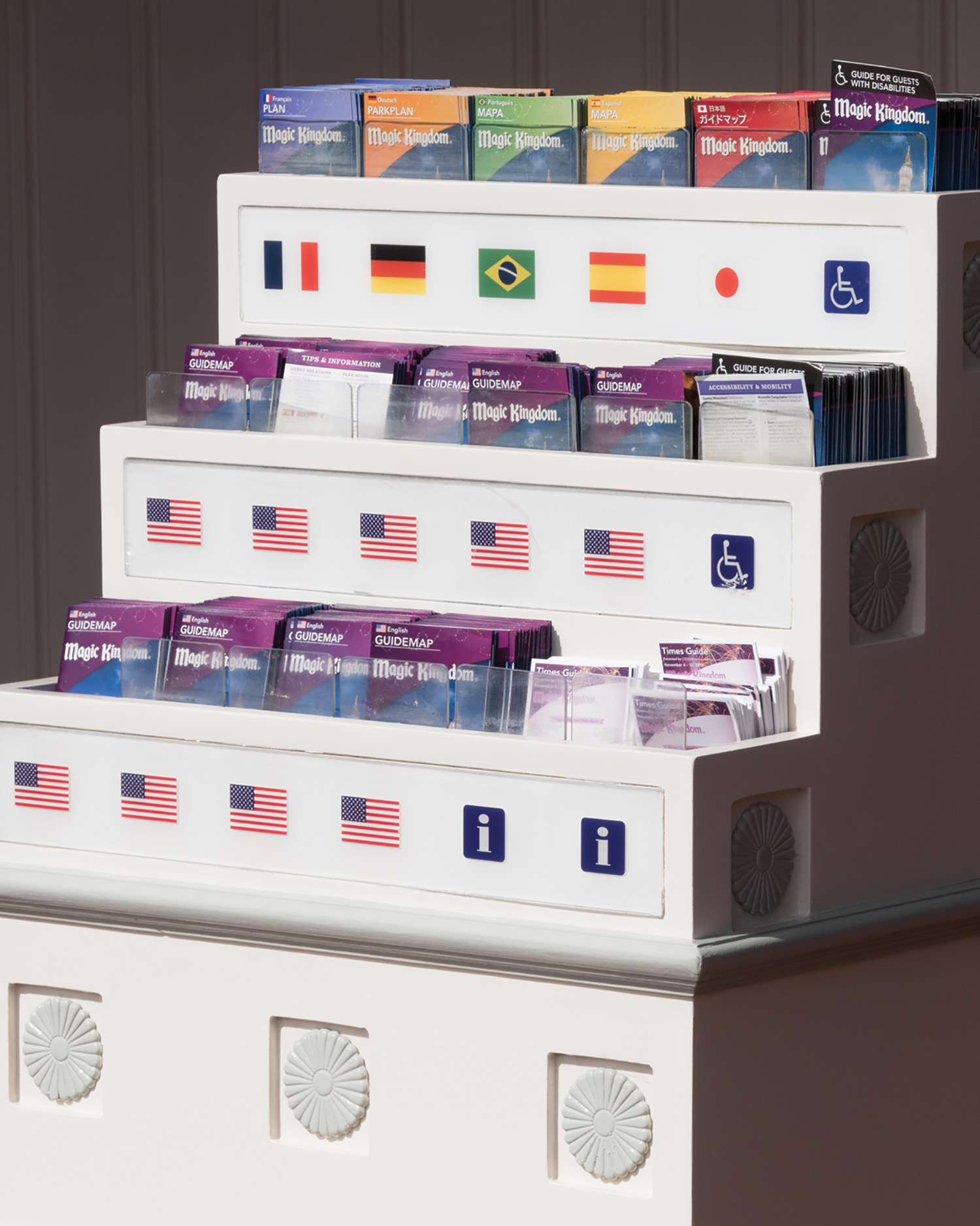 1543077772079-CM_DIS_final_18_300