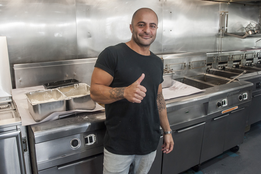 1543888347909-PettinauR_vicechickensalt_62