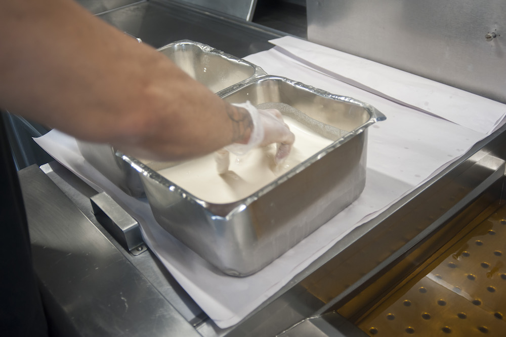 1543888391382-PettinauR_vicechickensalt_1