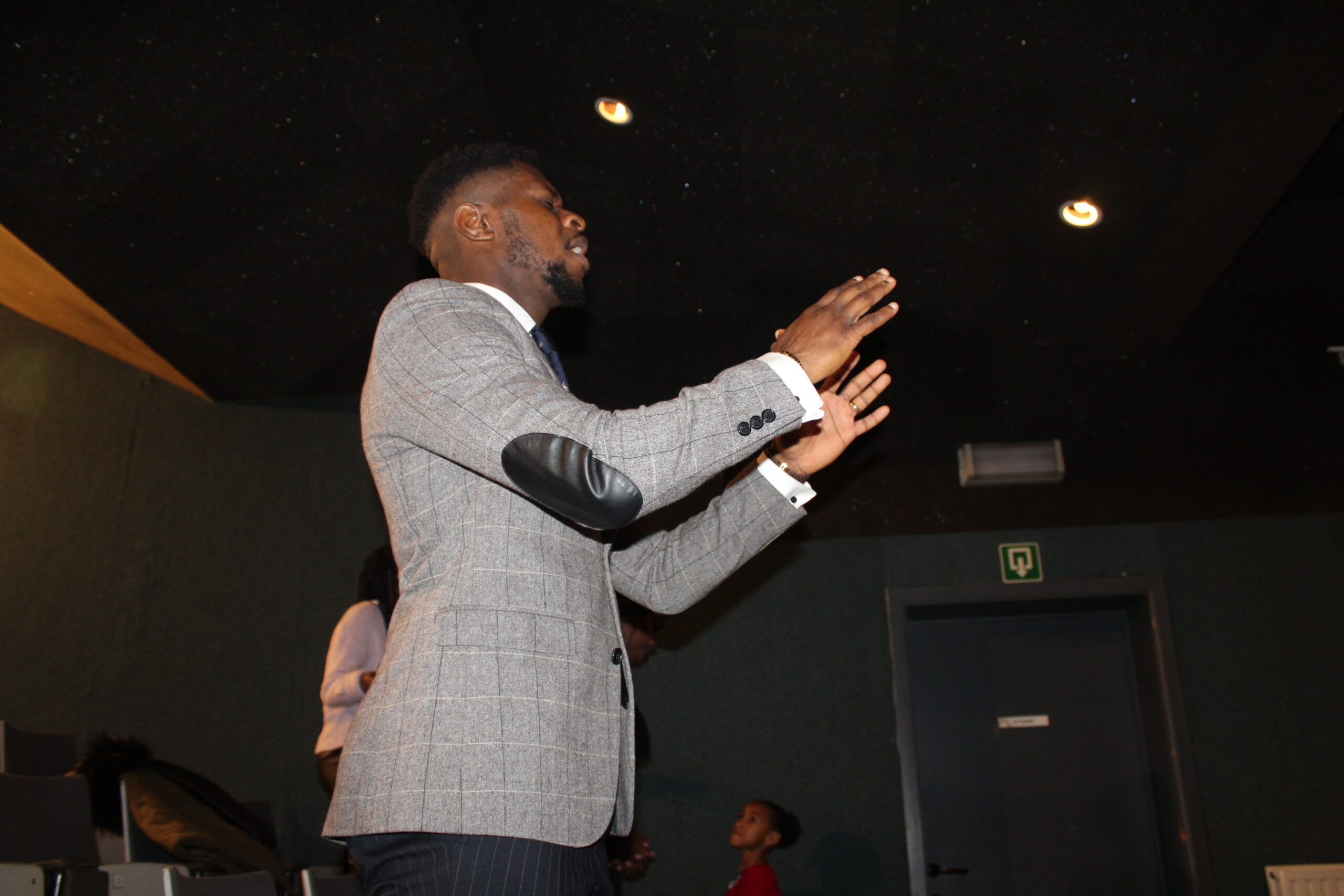 1544194137961-IMG_4210