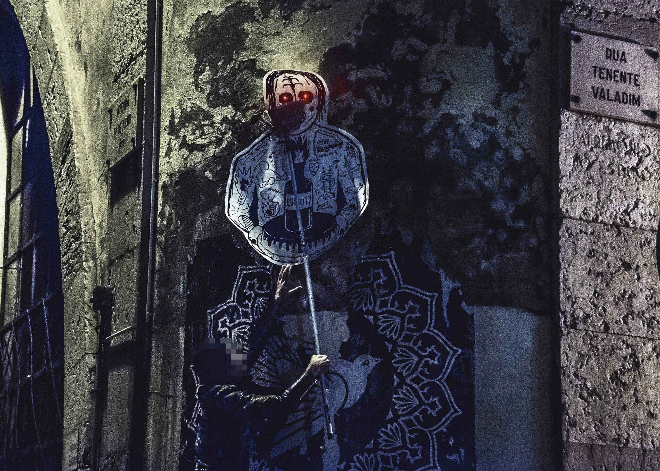 1544436073200-Fiumani_SRico035-led-streetart