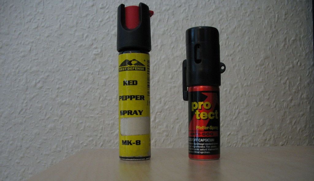 Fino a un mese fa lo spray al peperoncino veniva regalato nelle piazze. Ora è panico