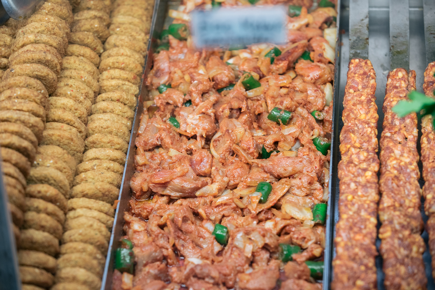 Die Auslage in der Dönerbude