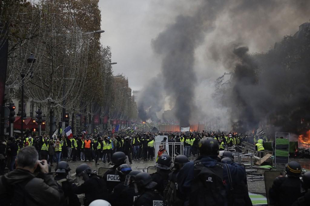 Les « gilets jaunes » en V actes